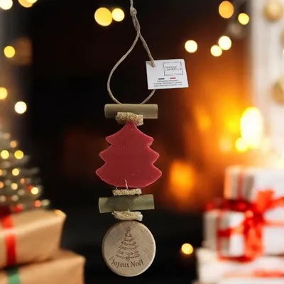 Savons - Tresse 1 Sapin Fruit Rouge avec Rond Bois Gravé "sapin de noël" - FABRIQUE LOMAELLE