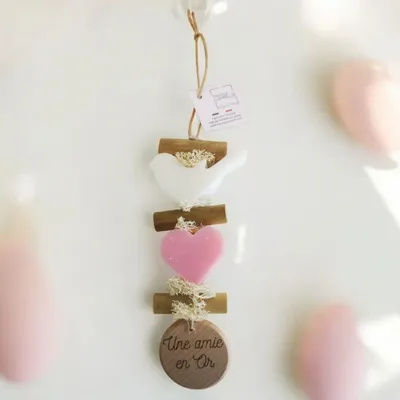 Savons - Tresse 1 Savon Oiseau Bergamotte 1 Cœur Rose avec un rond bois "Une Amie en Or" - FABRIQUE LOMAELLE