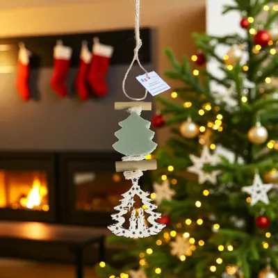 Savons - Tresse 1 Savon en forme de sapin vert parfumé cèdre avec "un sapin découpé" - FABRIQUE LOMAELLE