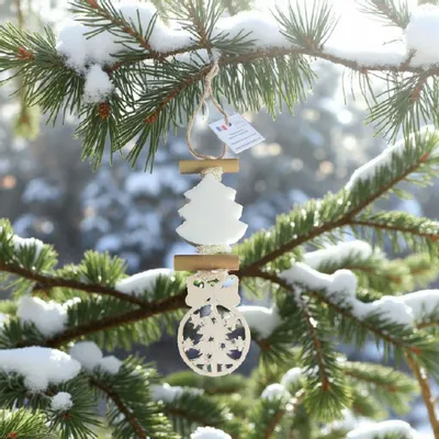 Soaps - Braid 1 White fir tree-shaped soap scented with bergamot, featuring a Christmas bauble and a cut-out fir tree. - FABRIQUE LOMAELLE