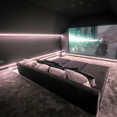 Settees - Private cinema room in the attic - MYCINÉ