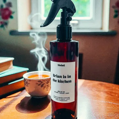 Home fragrances - Room mist - Brian is in the kitchen - Green Tea, Lily of the Valley, and Musk scent - 250ml - MUISTI