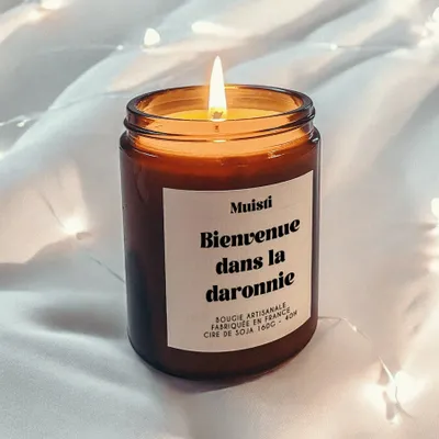 Objets de décoration - Bougie Parfumée - Bienvenue dans la daronnie - Musc blanc – 160g - MUISTI