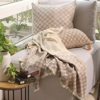 Throw blankets - Checkered Silk Cashmere Boucle Throw : Blair - PASHMA