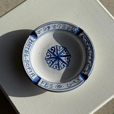 Objets de décoration - Cendrier bleu et blanc de l'Hôtel Sofia à Fès D13 - OFFICE OBJETS