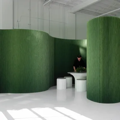 Mobilier et rangements pour bureau - softwall textile vert forêt | cloison flexible autoportante - MOLO