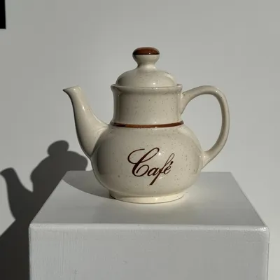 Tea and coffee accessories - Cream earthenware coffee pot with Café H19\ t lettering - OFFICE OBJETS