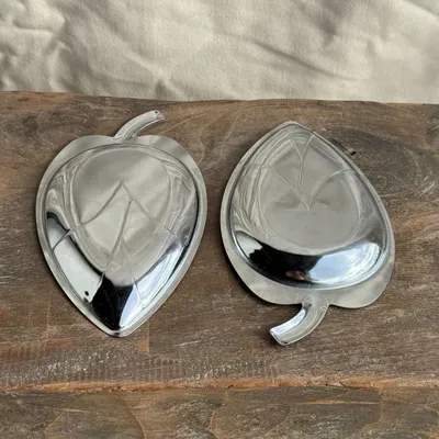 Decorative objects - Pair of silver-plated metal cups in the shape of a stylized leaf 11.5x - OFFICE OBJETS