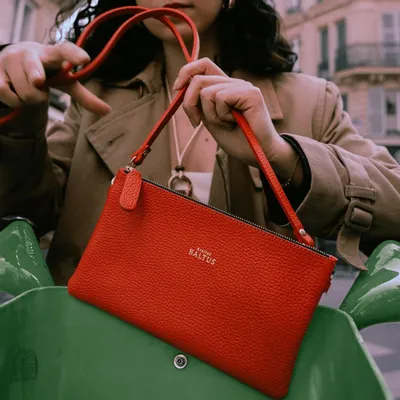 Clutches - Juliette unicolor pouch in full grain leather — 21 x 12.5 cm - ATELIER BALTUS