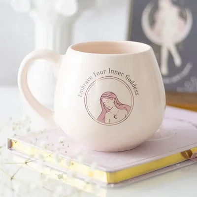 Tasses et mugs - Mug rond « Laissez s’exprimer votre déesse intérieure » - SOMETHING DIFFERENT WHOLESALE
