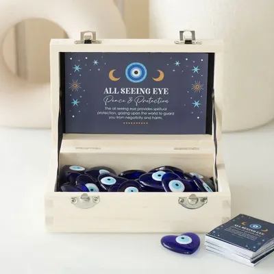 Ornements - Boîte de 36 breloques en forme de cœur en verre avec œil omniscient - SOMETHING DIFFERENT WHOLESALE