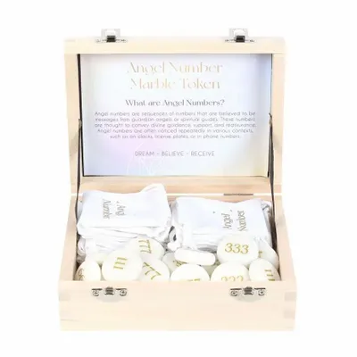 Ornements - Boîte de 27 pierres souvenirs en marbre avec chiffres des anges - SOMETHING DIFFERENT WHOLESALE