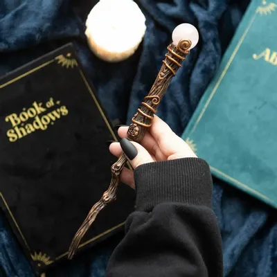 Objets de décoration - Baguette magique en cristal de quartz rose romantique avec pochette - SOMETHING DIFFERENT WHOLESALE