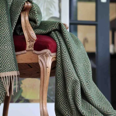 Plaids - Plaid en laine VENEZIA Leaf - MOST-BLANKETS