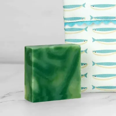 Savons - Mediterranean Aquarium — Ensemble de savon artisanal et porte-savon de - ELENA SCARLATA