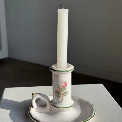 Bougeoirs et photophores  - Petit bougeoir à main vintage en faïence liseré vert décor floral - OFFICE OBJETS