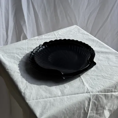 Plats et saladiers - Duo plats coquilles verre noir vintage D32 et D26 - OFFICE OBJETS