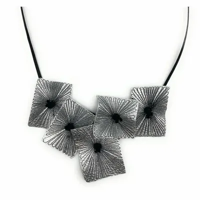Jewelry - Bouquet necklace, flowers, real leather - PASSIONE