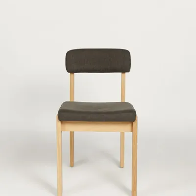 Chaises - Pasco Chair Upholstered Structure bois + Tissu d’ameublement Naturel + Tissu sur mesure - ARBORE BY CAREL WOODWORKS