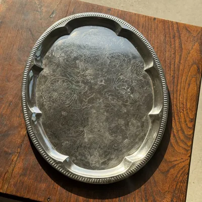 Trays - Large oval engraved tray in silver plated metal 34x45 - OFFICE OBJETS