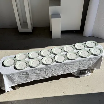 Assiettes au quotidien - Lot de 15 assiettes plates vintage turquoises liseré doré fleurs roses - OFFICE OBJETS