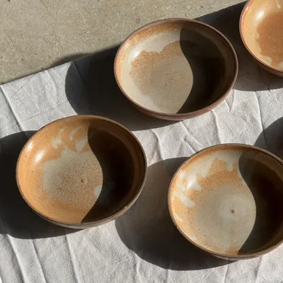 Assiettes au quotidien - Lot de 11 assiettes vintages artisanales en grès mat épaisses creuses - OFFICE OBJETS