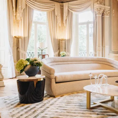 Tables for hotels - Moon Side Table in White Onyx Top and Brushed Brass - DUISTT