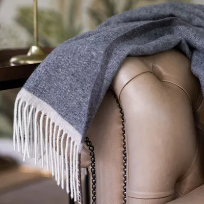 Plaids - Plaid doux en cachemire et laine mérinos MILANO Grigio Orlo - MOST-BLANKETS