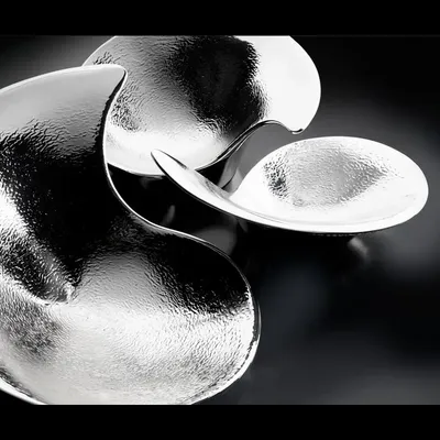 Objets design - Centre de table avec inscription « Ayum » argentée et noire mate - OTTAVIANI