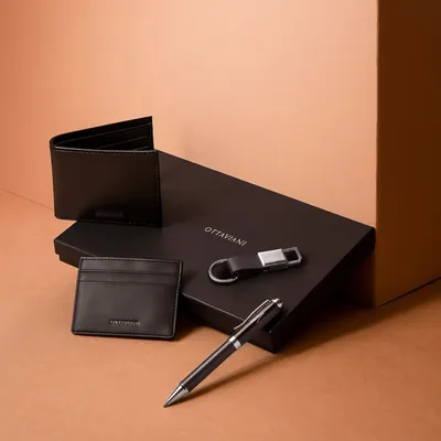 Objets design - Ensemble comprenant un stylo, un porte-clés, un portefeuille et un porte-cartes en cuir véritable - OTTAVIANI