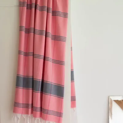 Pools - hammam towel Organic candy pink/dark blue - OTTOMANIA