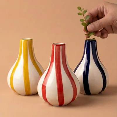 Vases - Vase à boutons à rayures en céramique, jaune - 3,5 x 3,5 x 4,75 pouces - CASA AMAROSA