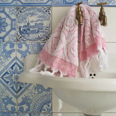 Hotel bedrooms - towel tulip pink - OTTOMANIA