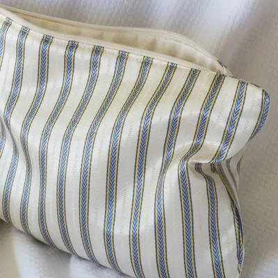 Bath towels - toiletry bag, white with a narrow blue and yellow stripe - OTTOMANIA