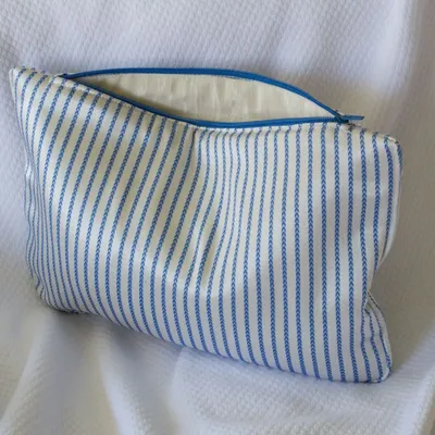 Bath towels - toiletry bag, white and blue striped - OTTOMANIA