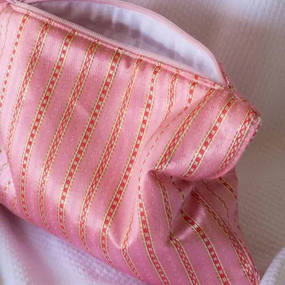 Bath towels - toiletry bag, pink with red and gold stripes - OTTOMANIA