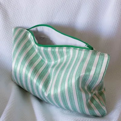 Bath towels - toiletry bag, white with green stripes - OTTOMANIA