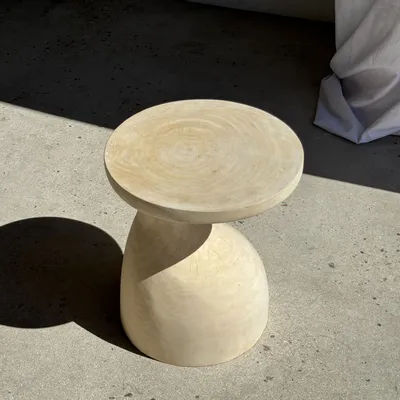 Tables basses - Sexy Neck - Bout de canapé en bois massif (monoxyle) blanc - OFFICE OBJETS