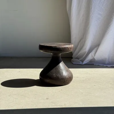 Tables basses - Pawn Brown - Tabouret, table d'appoint en forme de pion brun - OFFICE OBJETS