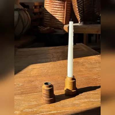 Bougeoirs et photophores  - Bougeoir circulaire en teck monoxyle pyramidal partie centrale haute - OFFICE OBJETS