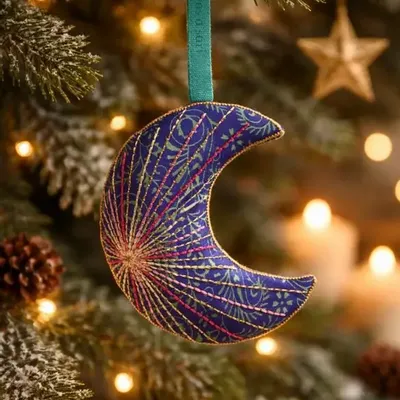Guirlandes et boules de Noël - Décoration intemporelle en forme de croissant de lune réalisée à parti - I WAS A SARI