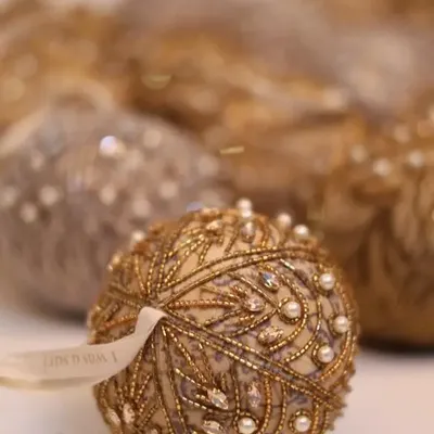 Guirlandes et boules de Noël - Boule de Noël en or scintillante fabriquée à la main - I WAS A SARI