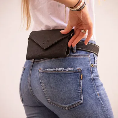 Leather goods - New phone pocket\" perforated leather\ " - PENELOPE