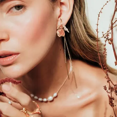 Bijoux - Boucles d'oreilles à Motif de Carnation - CÂPÂ JEWERLY