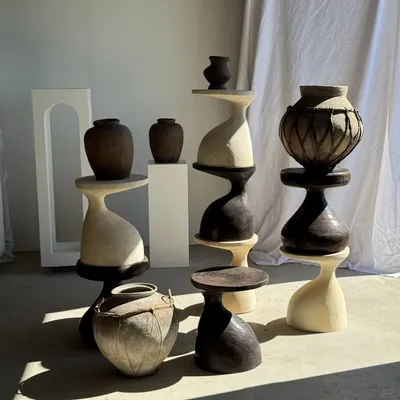 Objets de décoration - Très grand pot en terre cuite gris clair à anses et croisillons - OFFICE OBJETS
