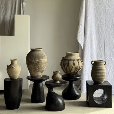 Objets de décoration - Grand vase à double anses ovoïde à stries en relief gris beige H42 D28 - OFFICE OBJETS
