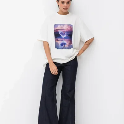 Prêt-à-porter - Dance in Every Beautiful Place T-Shirt - ARTOGRAPH