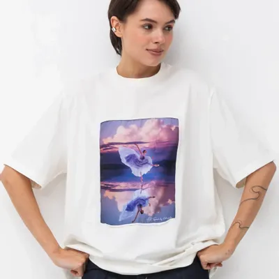 Prêt-à-porter - Dance in Every Beautiful Place T-Shirt - ARTOGRAPH