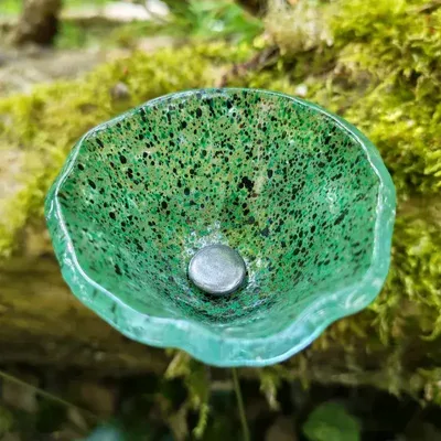 Décorations florales - Fleur de calebasse en verre de taille moyenne pour extérieur de couleur transparente, verte, noire avec tige en acier inoxydable de 43 cm. - CARNEOL GLASS