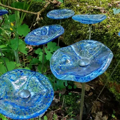 Décorations florales - Petite fleur en verre transparent de couleur bleu foncé - CARNEOL GLASS